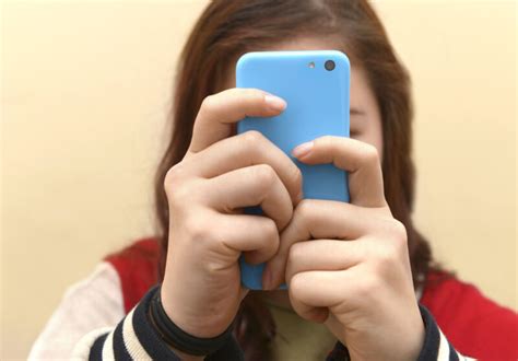 Teens can proactively block their nude images from Instagram,。